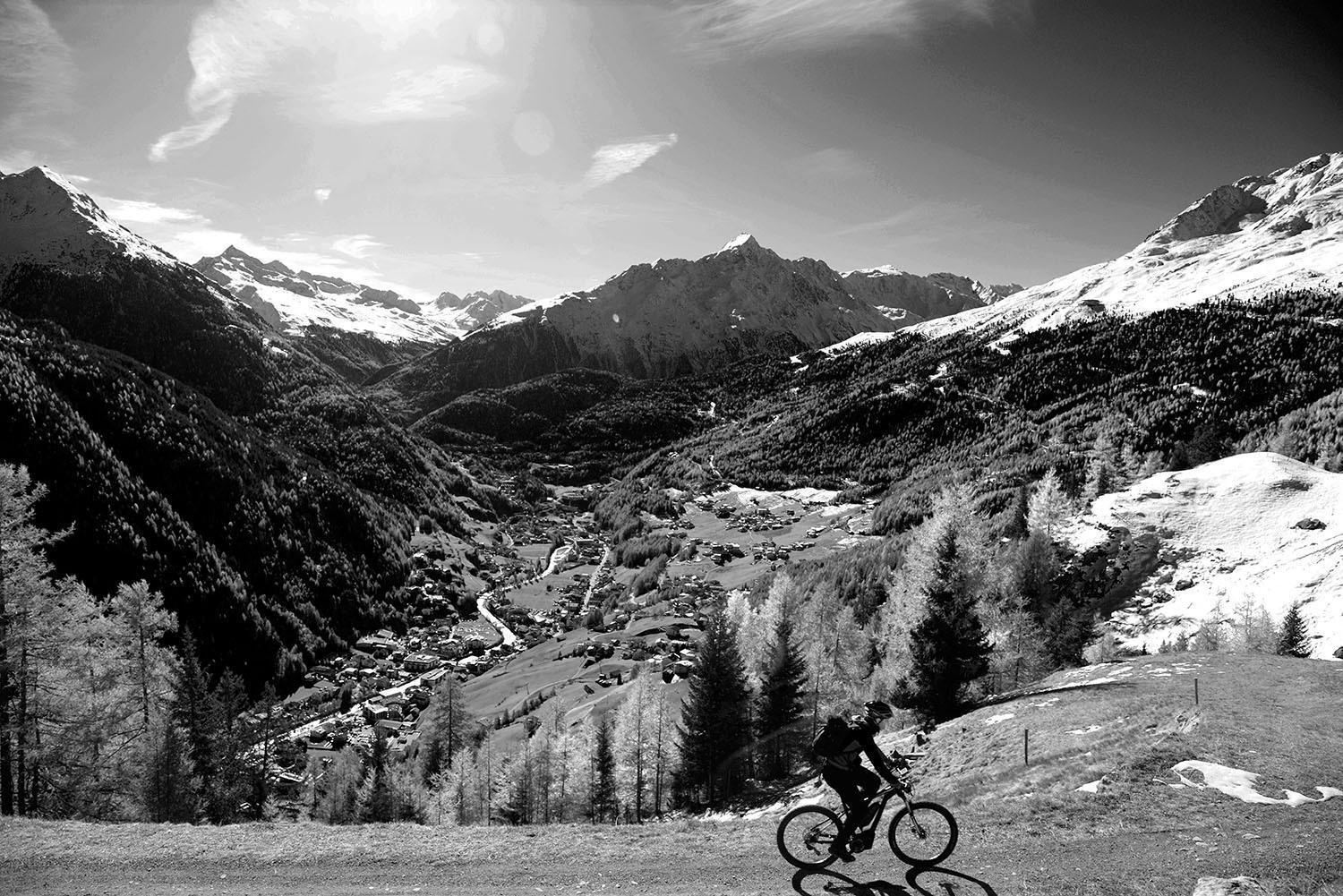 OFF TO THE SKI WORLD CUP ON AN ELECTRIC MOUNTAINBIKE